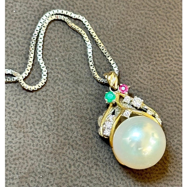14mm South Sea Cultured Pearl & Diamond 18 K Gold Two Tone Pendant + Chain 14 KG For Sale - Image 10 of 18
