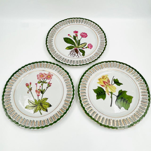 English Vintage Reticulated Floral Plates With Green and Gold Trim - Set of 3 For Sale - Image 3 of 18