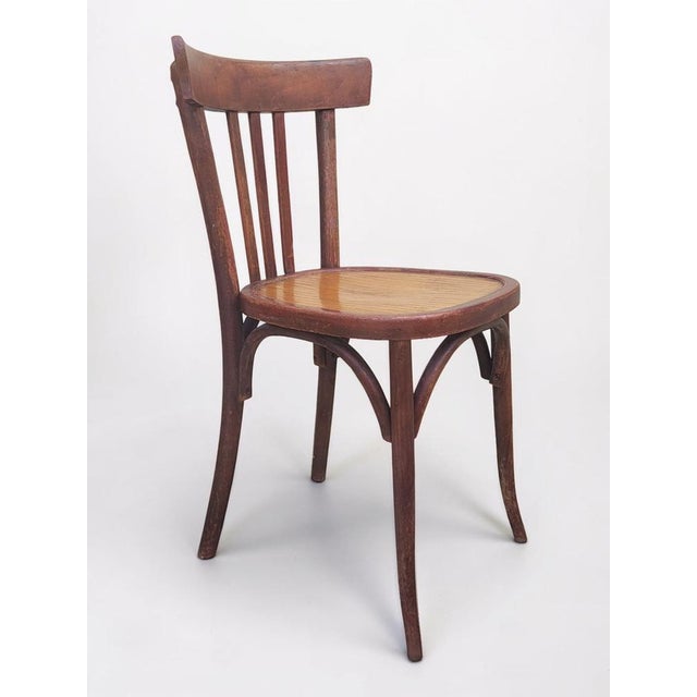 Bentwood bistro chairs Height 80 cm Seat height 47 cm Width 37 cm Depth 39 cm In good condition with the usual signs of...