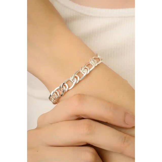 Handcrafted Silver Linked Chain Bracelet by Carat&her in 8.75 Inches For Sale - Image 6 of 9