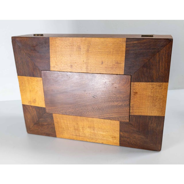 19th Century English or European Two-Tone Mahogany Satinwood Veneered Box For Sale In New York - Image 6 of 17