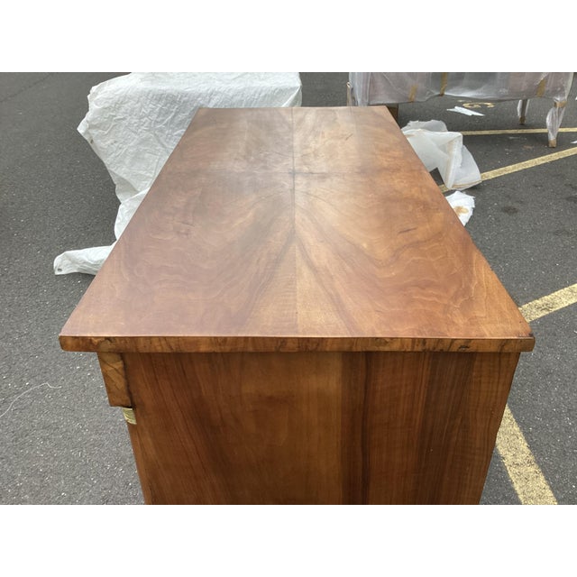 French Directoire Walnut Chest of Drawers For Sale In New York - Image 6 of 10