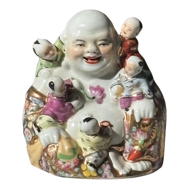 Vintage Chinoiserie Style / Palm Beach Style Famille Rose Porcelain Laughing Buddha With Five Children For Sale