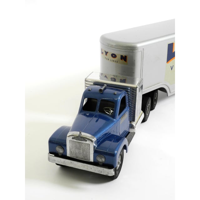 Original Smith Miller 1953 Model Lyon Van Lines Mack Truck, 2000s For Sale - Image 15 of 18