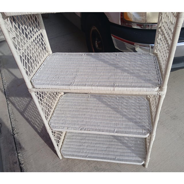 1970s Vintage Boho-Chic White Rattan & Wicker 5-Tier Arched Bookcase For Sale - Image 5 of 7