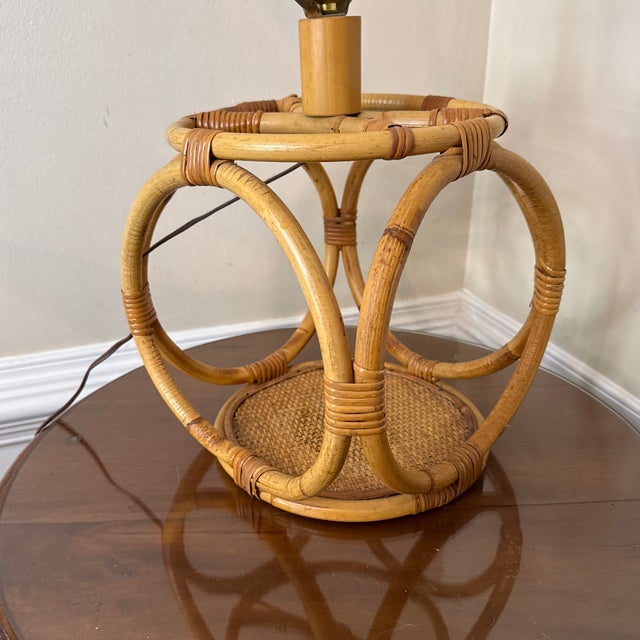 Mid-Century Modern Vintage 1960s McGuire Style Rattan Burnt Bamboo Table Lamp For Sale - Image 3 of 9