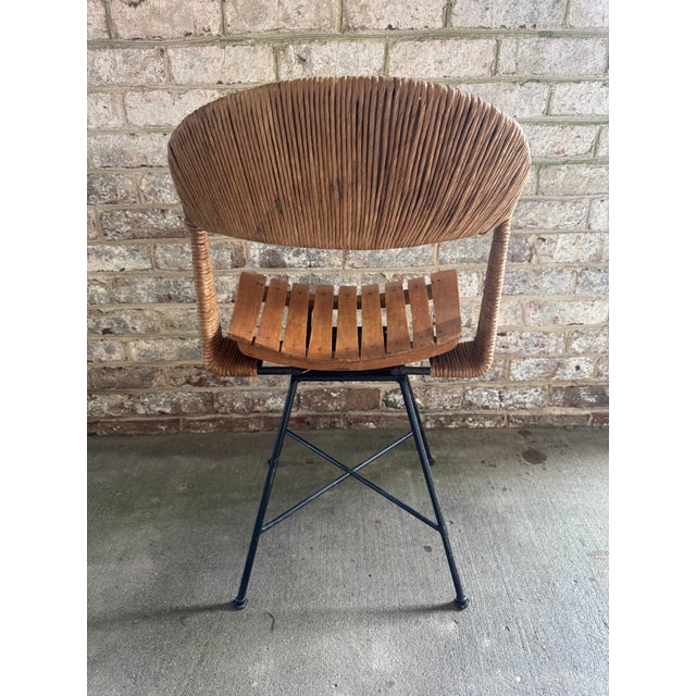1960s Arthur Umanoff Rush, Iron, and Walnut Slat Swivel Chair For Sale In New York - Image 6 of 12