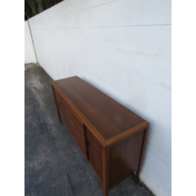 Century Mid Century Modern Long Credenza Sideboard Media Console 6299 For Sale In Miami - Image 6 of 18