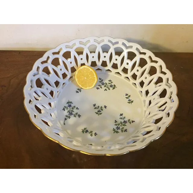 Antique 18th Century French Empire Dihl et Guerhard Porcelain Sprig Reticulated Corbeille For Sale - Image 11 of 12