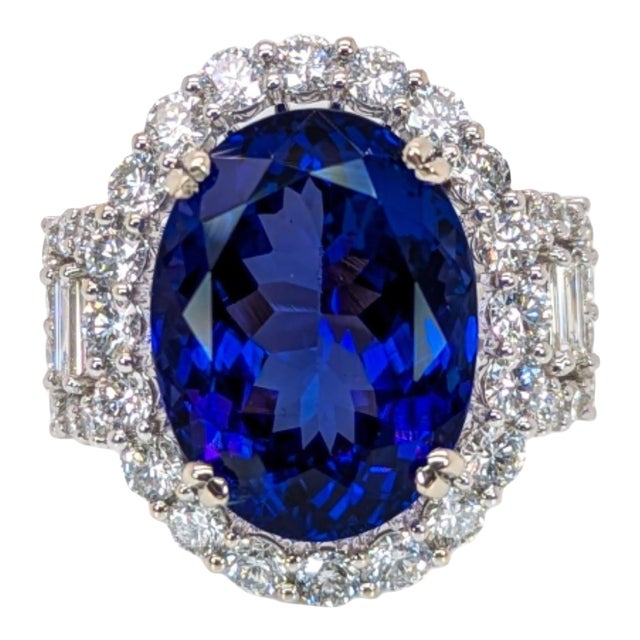 11.8ct Statement Tanzanite Ring With Natural Diamonds: Solid 14k Gold, 16x12mm, Size 6.75 For Sale