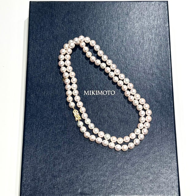 Japanese 1990s Mikimoto Estate Akoya Pearl Necklace 18k Gold Certified For Sale - Image 3 of 12