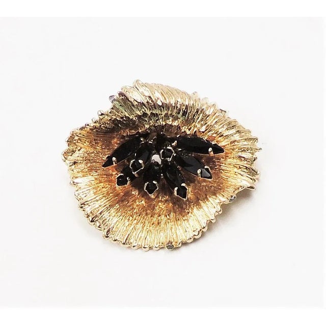 1960s Avon of Belleville (Boucher) Faux-Onyx Lily Pad Brooch For Sale - Image 4 of 9