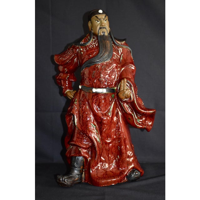 Vintage Chinese Shiwan Pottery Guan Yu Statue Oxblood Glazed Ceramic Guan Gong For Sale - Image 13 of 18
