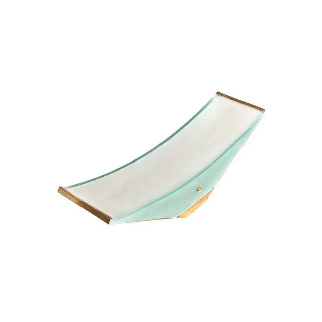 1960s Model 2135 Wall Lamps in Satin Glass and Brass by Max Ingrand for Fontana Arte, 1960s, Set of 2 For Sale - Image 5 of 6
