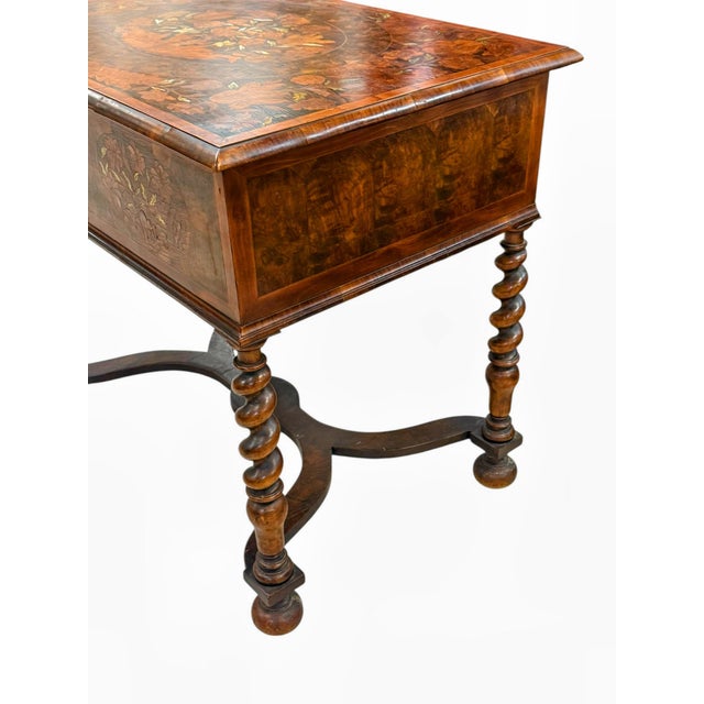 Antique William and Mary Oyster Waln Table With Intricate Marquetry Inlay For Sale - Image 9 of 13