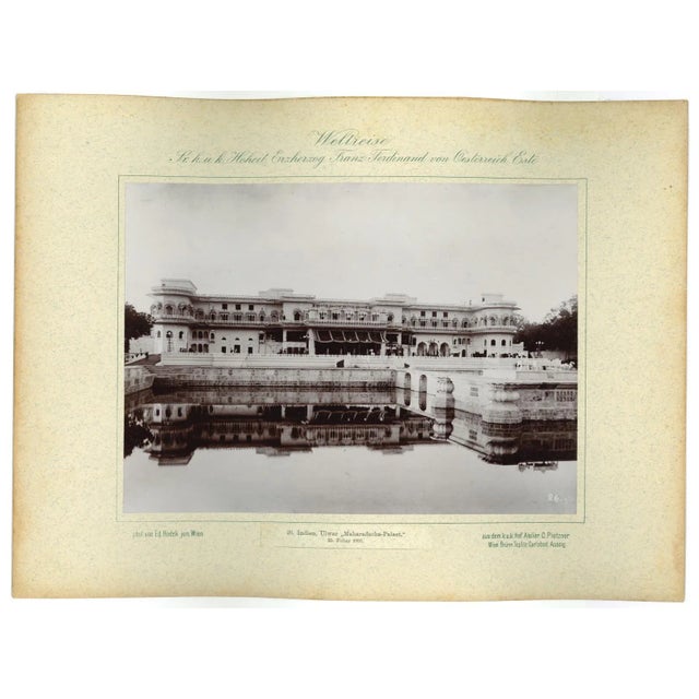India. Ulwar - Maharadscha - Palast - 20 Feber 1893 - is an original vintage black and white photo realized during a...