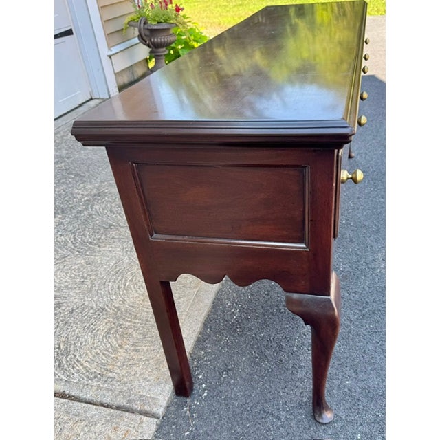 Queen Anne Late 20th Century Kittinger Mahogany Sideboard or Huntboard For Sale - Image 3 of 11