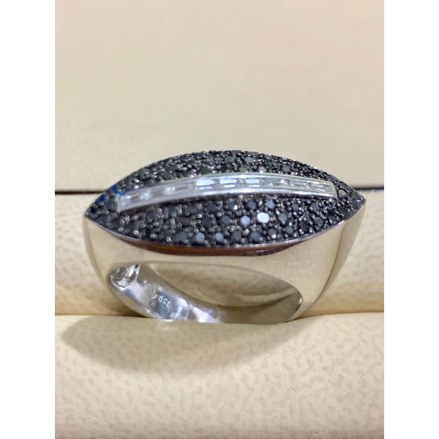 2010s 0.8 Carat Black and White Diamond Ring 18 Karat White Gold, Size 7 For Sale - Image 5 of 18