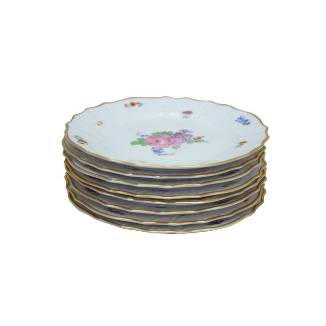 Traditional Mid 20th Century German Hutschenreuther Moritzburg Floral Bouquet Scalloped Gold Rim Plates 8" - Set of 8 For Sale - Image 3 of 11