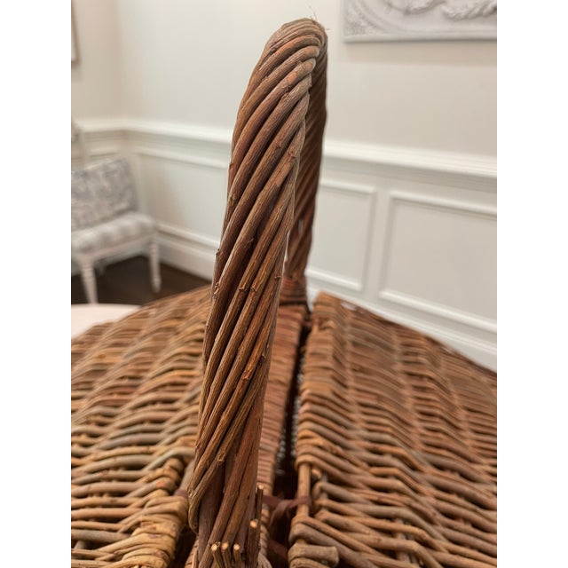 Vintage English-Style Split-Lid Willow Basket For Sale - Image 13 of 14