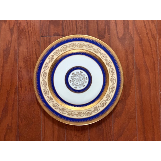 American 1940s Stouffer Fine China Gold Encrusted Cobalt Blue Porcelain Dinner Plates Set of 6 For Sale - Image 3 of 10