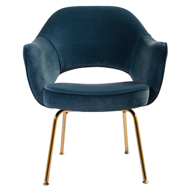 Knoll Saarinen Executive Arm Chair in Pavo Velvet, Gold Edition For Sale - Image 4 of 8