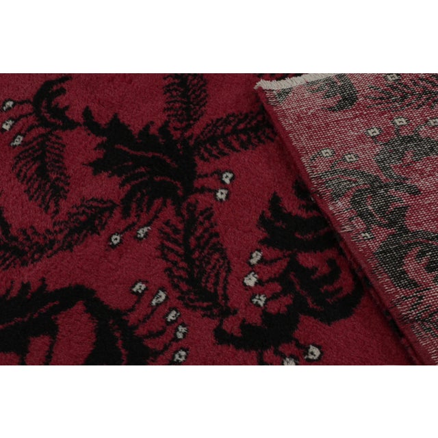 Textile 1960s Vintage Zeki Muren Rug in Red With Abstract All Over Pattern For Sale - Image 7 of 7