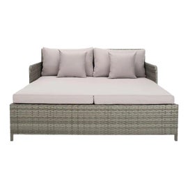 Example of Outdoor Daybeds