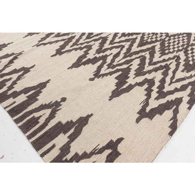"Ebony Echo" Modern Flatweave Beige With Charcoal Rug by Doris Leslie Blau For Sale In New York - Image 6 of 7