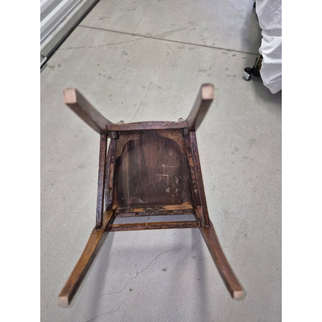 Early 20th Century 20th-Century Antique American Oak Children's "T-Back" or "Vase-Back" Country Kitchen Side Chair For Sale - Image 5 of 9