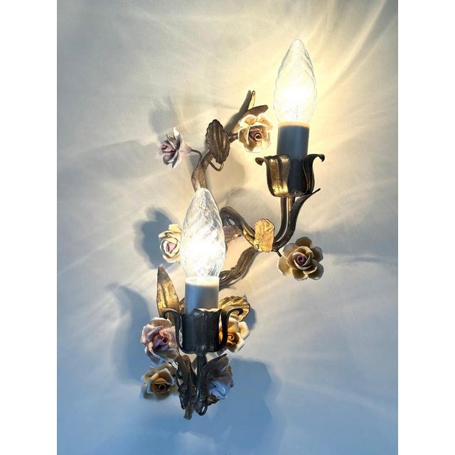 Vintage Italian Mirrored Gilt Metal and Porcelain Rose Sconces, 1940s, Set of 2 For Sale - Image 4 of 18
