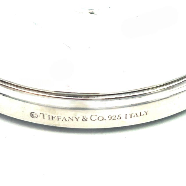 Authentic Tiffany & Co Estate Fashion Tulip Hand Mirror Sterling Silver 74.78 Grams TIF761 Made in Italy This beautiful...