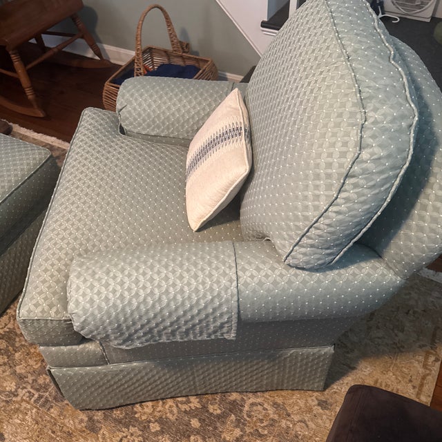 Late 20th Century Ethan Allen Skirted Swivel Rocking Lounge Chair & Rolling Ottoman Set With Custom Fabric For Sale - Image 5 of 7