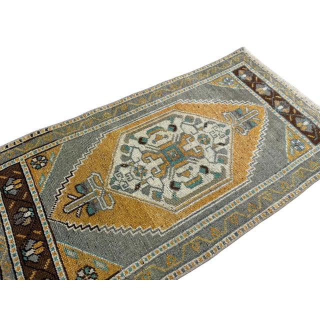 Traditional Vintage Gray Turkish Oushak Hand-Knotted Rug, 01'07 X 03'03 For Sale - Image 3 of 6