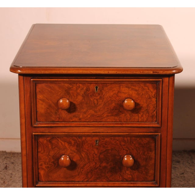 19th Century Walnut and Burl Walnut Bedside Tables, Set of 2 For Sale - Image 4 of 13