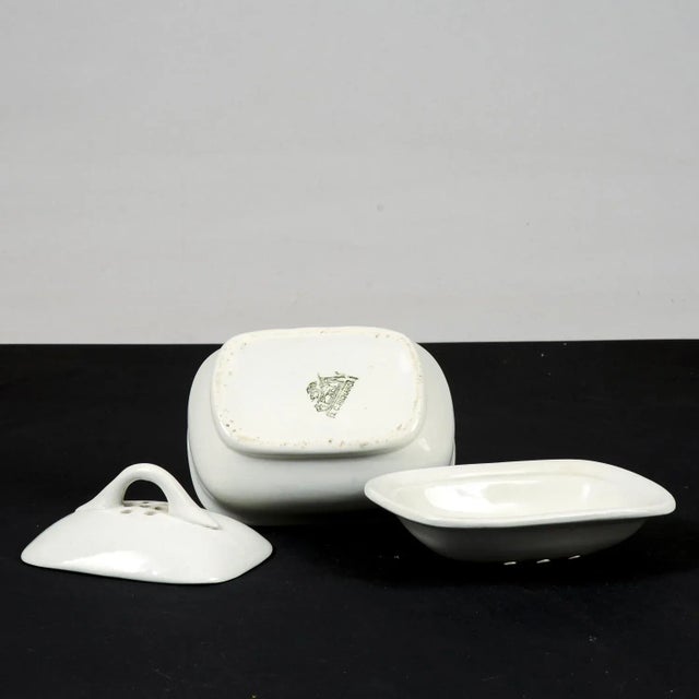 Ceramic White Ceramic Box or Soap Holder by S.C. Richard For Sale - Image 7 of 9
