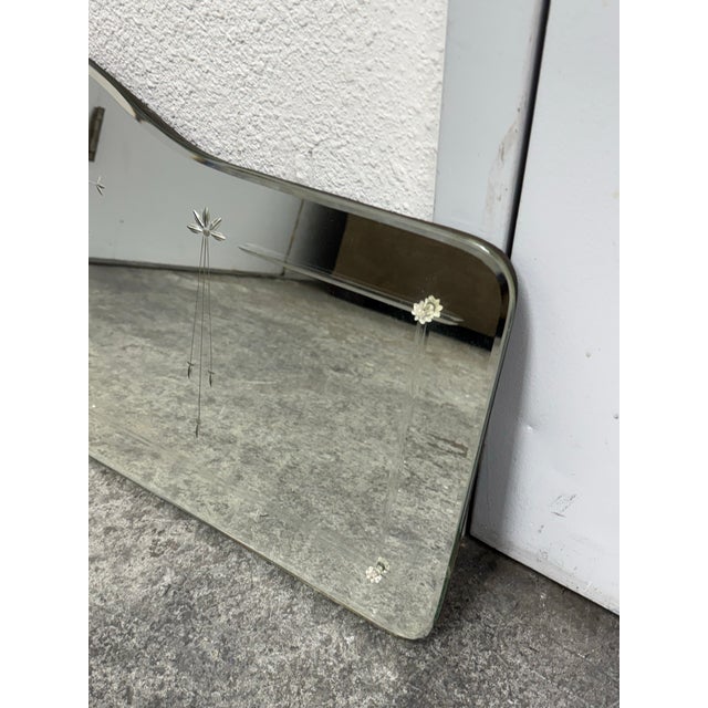 Art Deco Etched Floral Frameless Vanity Mirror, Mid 20th Century For Sale - Image 4 of 12