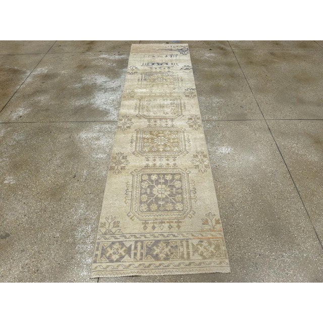 Galerie Shabab Collection Mid-20th Century Turkish Anatolian Runner For Sale - Image 4 of 10
