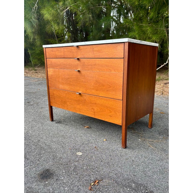 1960s 1960s Florence Knoll for Knoll Walnut Four-Drawer Dresser With Marble Top For Sale - Image 5 of 11