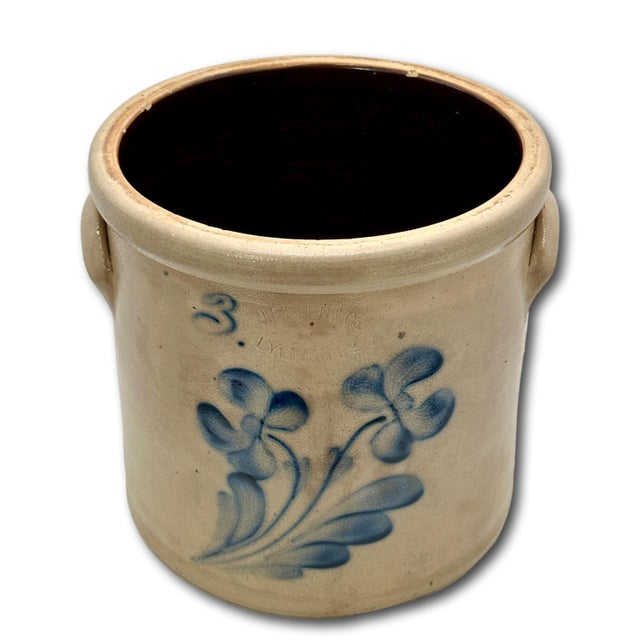 Excellent Antique 1870s American Blue Double Flower Decorated 3 Gallon Stoneware Crock by J Fisher in Lyons New York For Sale In Boston - Image 6 of 16