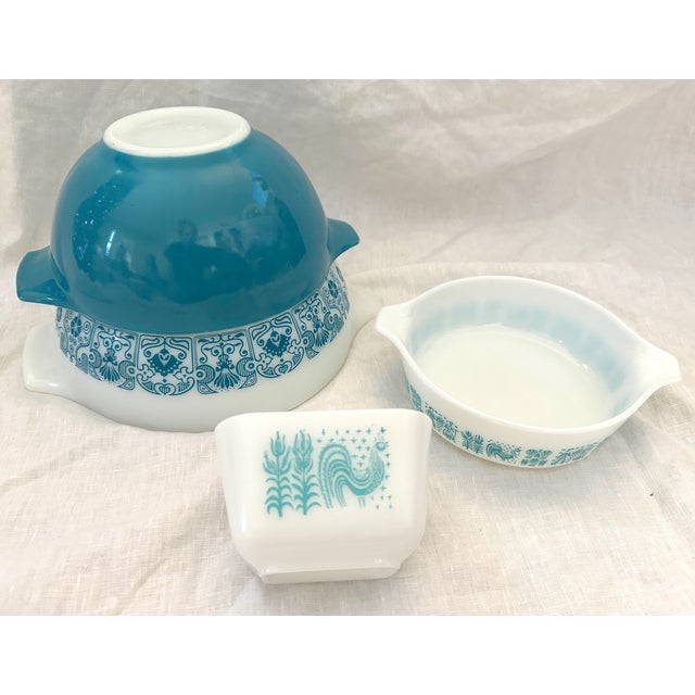 Pyrex Vintage Horizon Blue & Turquoise Pyrex Set of 4 For Sale - Image 4 of 7