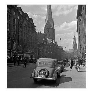 Moenckebergstrasse Hamburg With Cars and People, Germany 1938, Printed 2021 For Sale