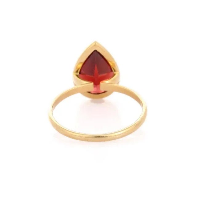 Art Deco 3.5 Carat Pear Cut Garnet Cocktail Ring Size 7 in 18k Yellow Gold For Sale - Image 3 of 10