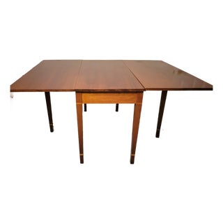 1920s English Mahogany and Satinwood Gate Leg Dining Table For Sale