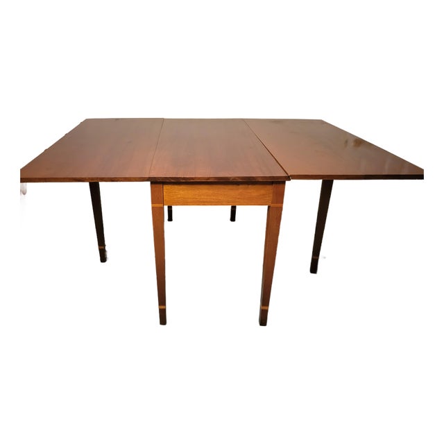 1920s English Mahogany and Satinwood Gate Leg Dining Table For Sale