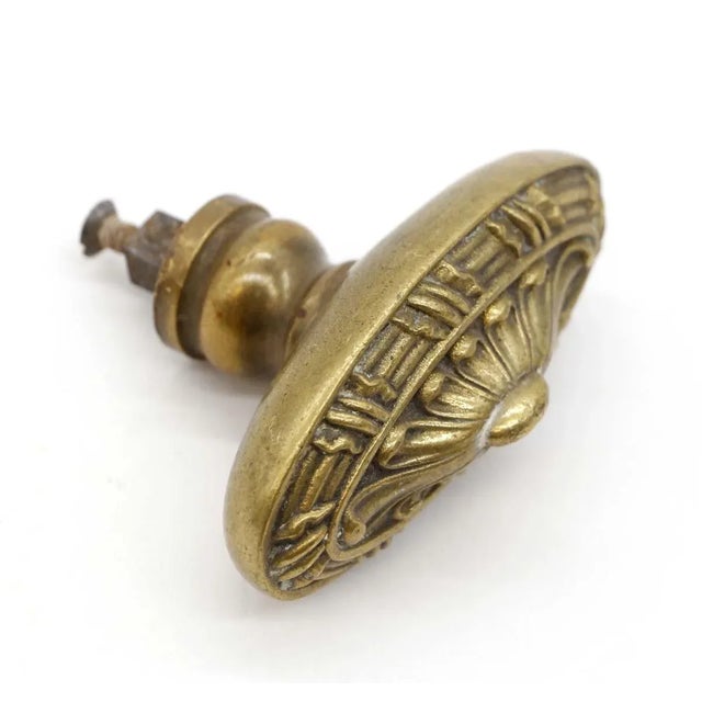 Renaissance 1890s Yale & Towne French Renaissance Oval Brass Dummy Door Knob For Sale - Image 3 of 5
