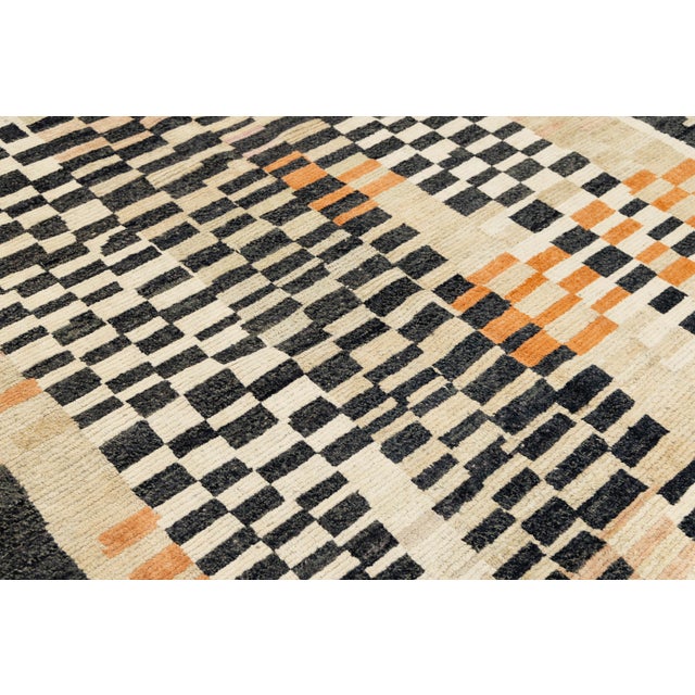 Beige Modern Checkered Moroccan Wool Rug – HandKnotted Geometric Berber Style For Sale - Image 10 of 11