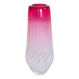 Model 8318/30 Pink and White Art Glass Vase by Ladislav Paleček for Škrdlovice, Czechoslovakia, 1983 For Sale