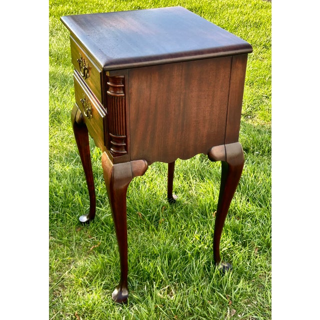 Wood Mahogany Nightstand End Side Table Queen Anne 2 Drawer Vintage For Sale - Image 7 of 13