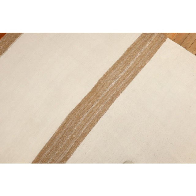 Minimalist Turkish Kilim rug no. r5933 For Sale - Image 4 of 6